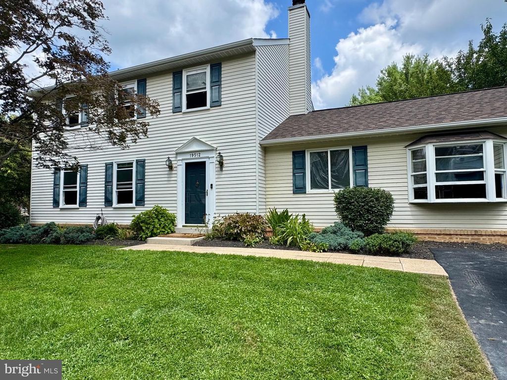19512 RIDGE HEIGHTS DR, Gaithersburg, MD 20879