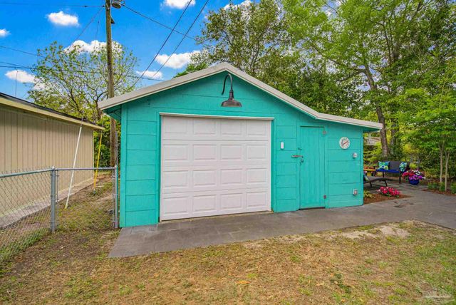 314 Flannan Rd, Pensacola, FL 32507