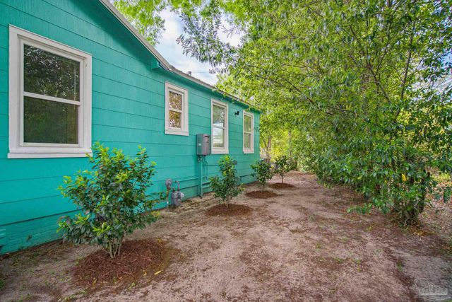 314 Flannan Rd, Pensacola, FL 32507