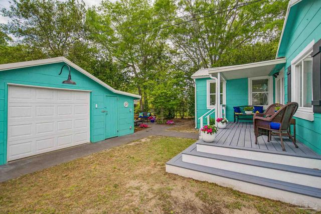 314 Flannan Rd, Pensacola, FL 32507