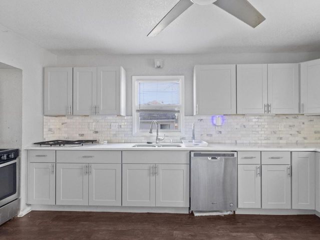 4768 N 52nd STREET, Milwaukee, WI 53218