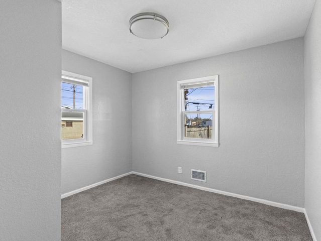 4768 N 52nd STREET, Milwaukee, WI 53218