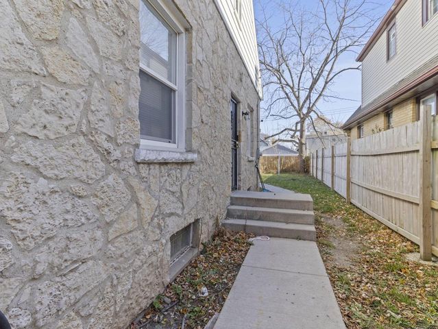 4768 N 52nd STREET, Milwaukee, WI 53218
