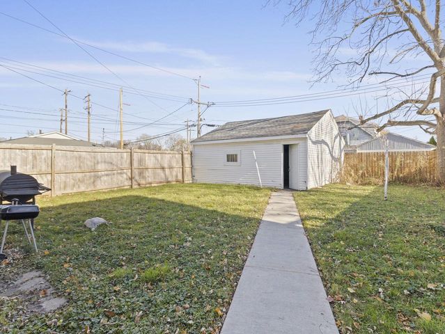 4768 N 52nd STREET, Milwaukee, WI 53218