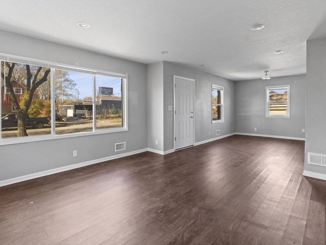 4768 N 52nd STREET, Milwaukee, WI 53218