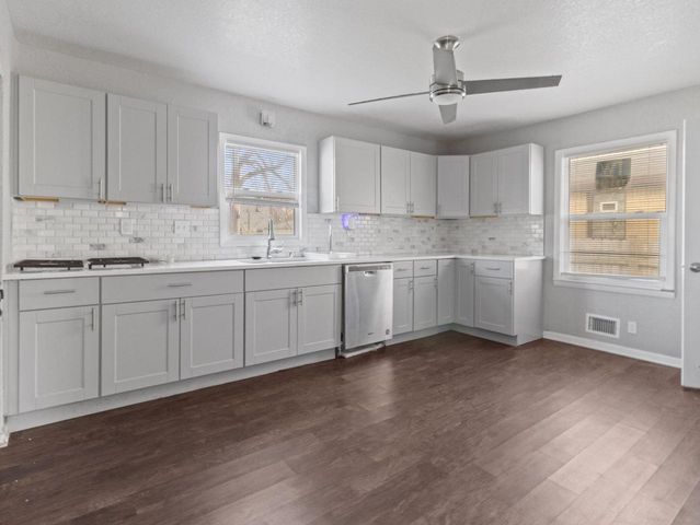 4768 N 52nd STREET, Milwaukee, WI 53218