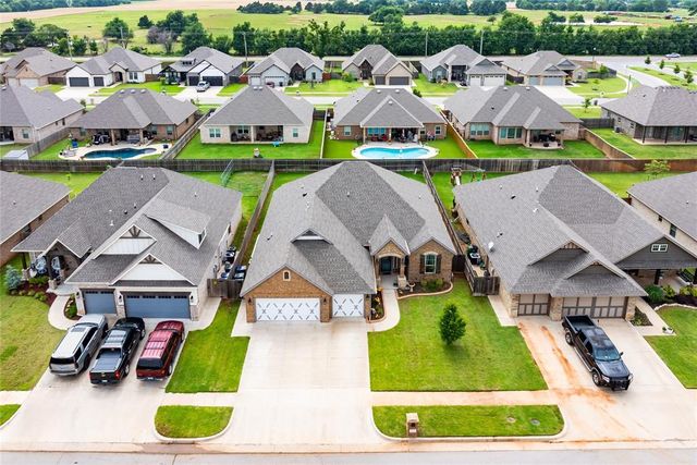 4813 Hidalgo Avenue, Mustang, OK 73064