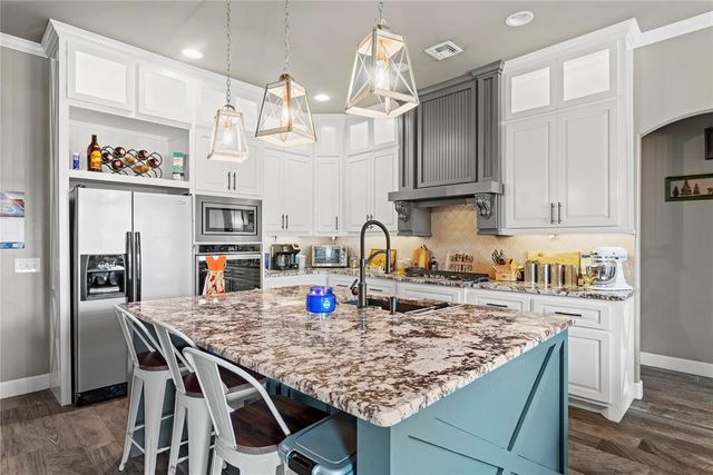 4813 Hidalgo Avenue, Mustang, OK 73064