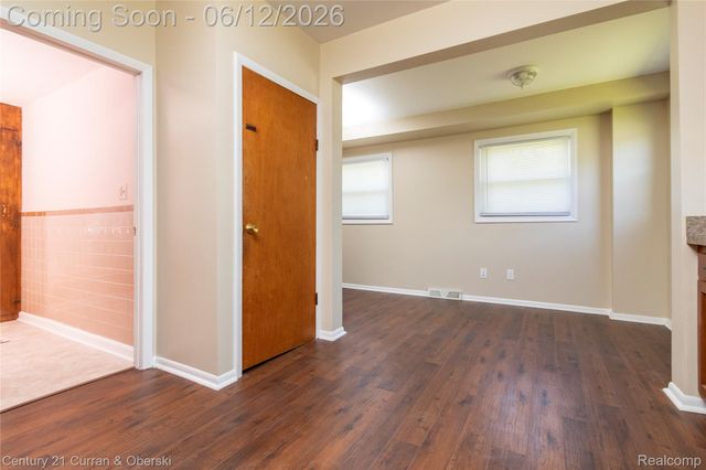 1463 Reo Avenue, Lincoln Park, MI 48146