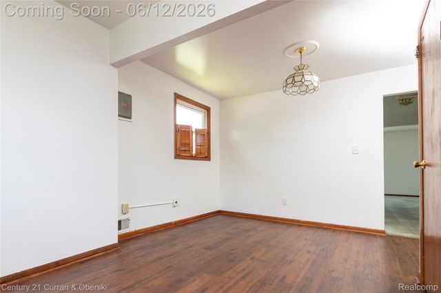 1463 Reo Avenue, Lincoln Park, MI 48146