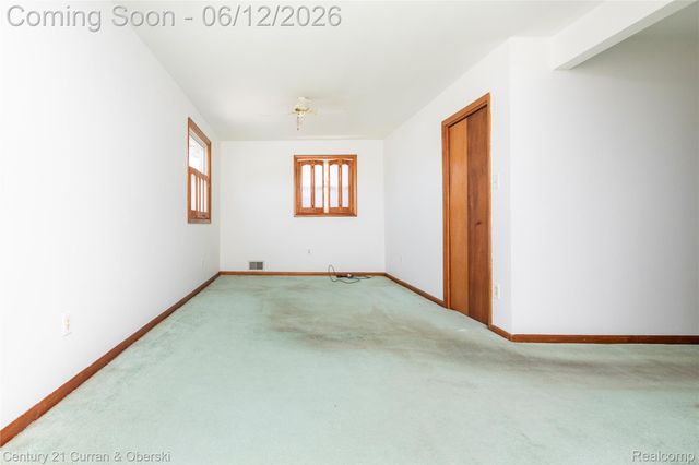 1463 Reo Avenue, Lincoln Park, MI 48146