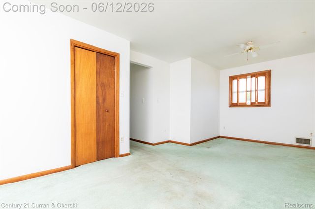 1463 Reo Avenue, Lincoln Park, MI 48146