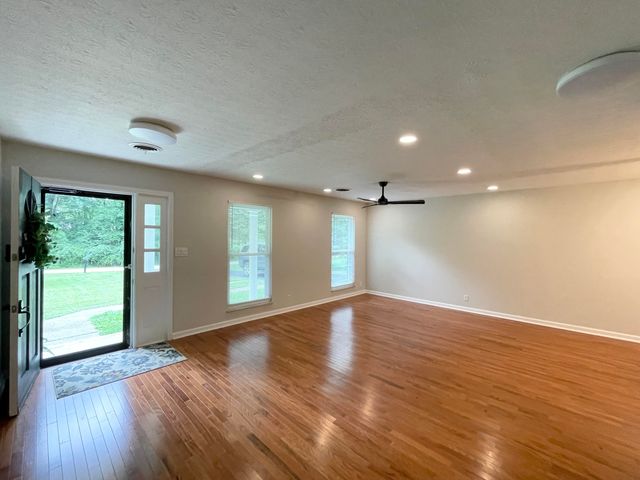 109 Echo Springs Drive, Frankfort, KY 40601