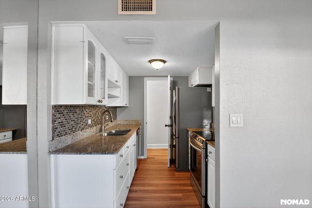 1228 E LAWRENCE Lane, Phoenix, AZ 85020