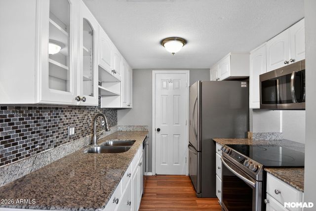 1228 E LAWRENCE Lane, Phoenix, AZ 85020
