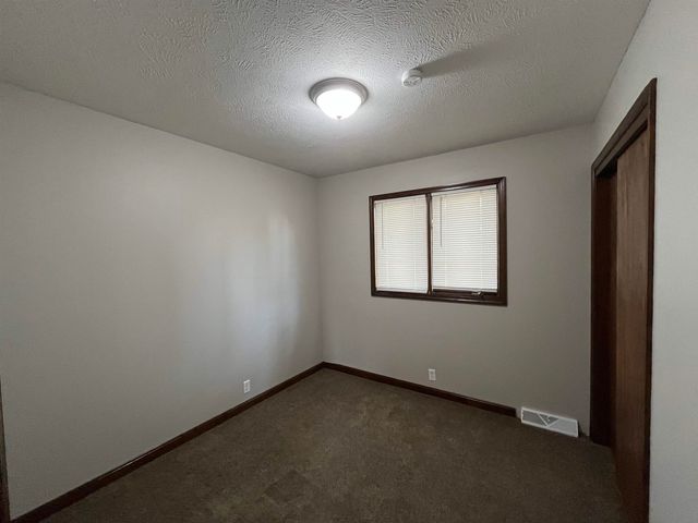 717 E Magnolia Road, Salina, KS 67401
