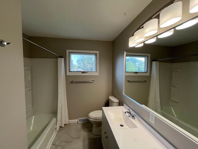717 E Magnolia Road, Salina, KS 67401