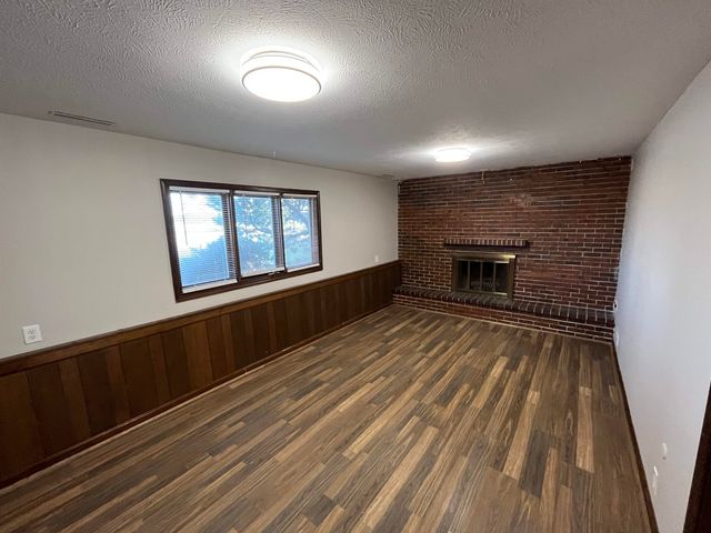 717 E Magnolia Road, Salina, KS 67401