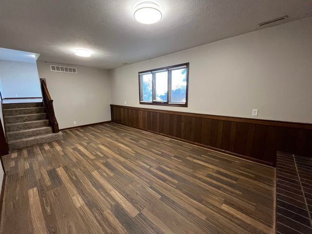 717 E Magnolia Road, Salina, KS 67401