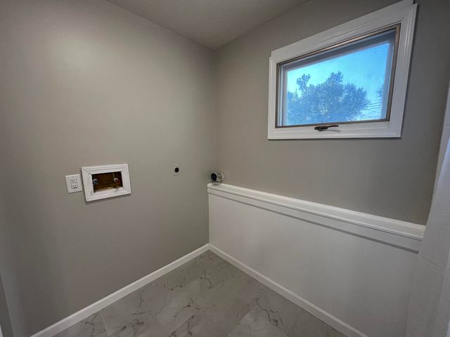 717 E Magnolia Road, Salina, KS 67401