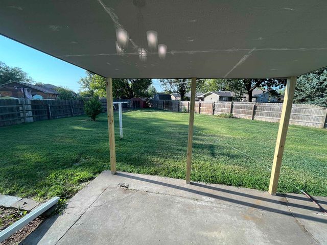 717 E Magnolia Road, Salina, KS 67401