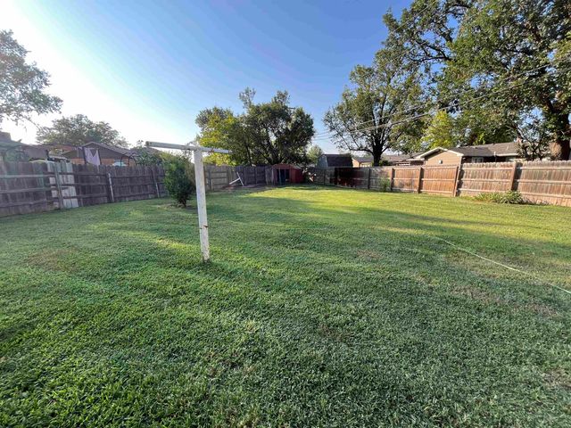 717 E Magnolia Road, Salina, KS 67401