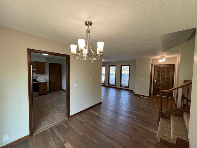 717 E Magnolia Road, Salina, KS 67401