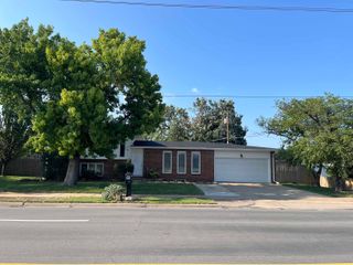 717 E Magnolia Road, Salina, KS 67401