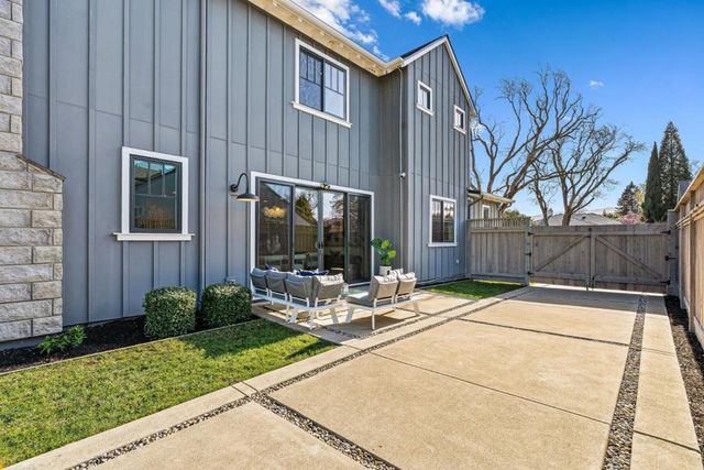 1741 Connecticut Drive, Redwood City, CA 94061