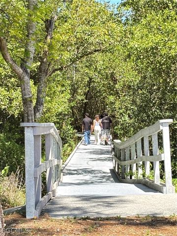 2217 SE 19th AVE, Cape Coral, FL 33990