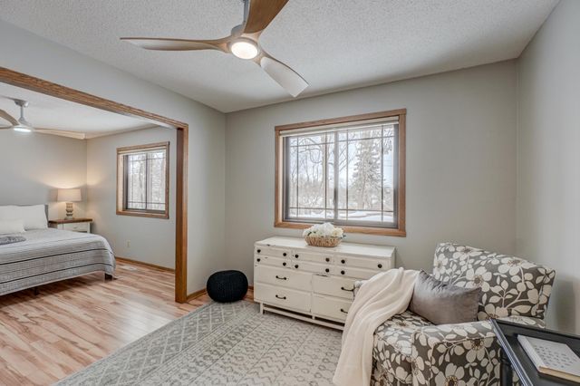 18848 Barrington Drive, Eden Prairie, MN 55346