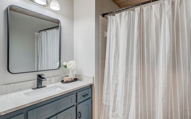 18848 Barrington Drive, Eden Prairie, MN 55346