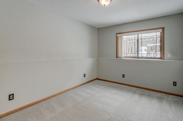 18848 Barrington Drive, Eden Prairie, MN 55346