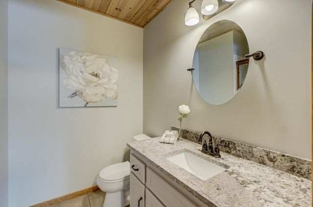 18848 Barrington Drive, Eden Prairie, MN 55346