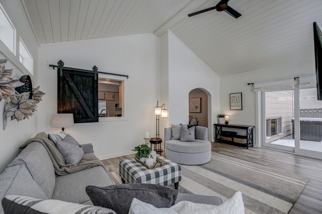 18848 Barrington Drive, Eden Prairie, MN 55346