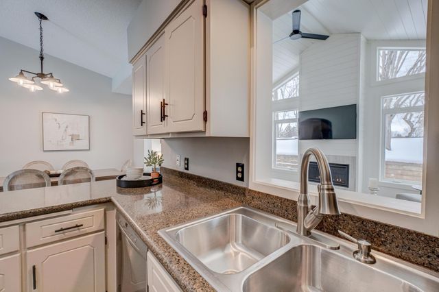 18848 Barrington Drive, Eden Prairie, MN 55346