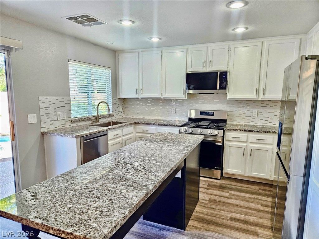 Image 10 of property listing at 1608 Calle Montery Street, Las Vegas, NV 89117