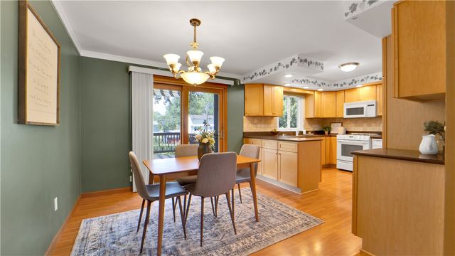 15 Currier Lane, Gates, NY 14624