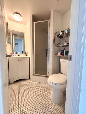 9440b Poinciana Place 404, Davie, FL 33324