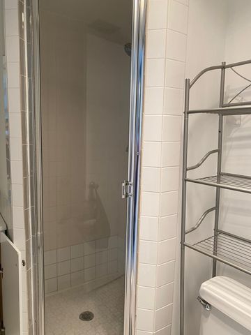 9440b Poinciana Place 404, Davie, FL 33324