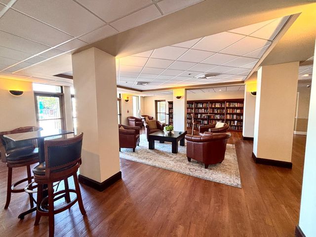 9440b Poinciana Place 404, Davie, FL 33324