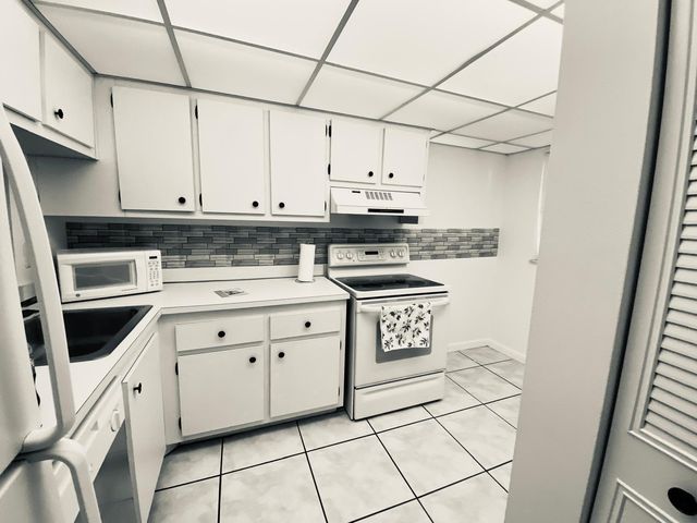 9440b Poinciana Place 404, Davie, FL 33324