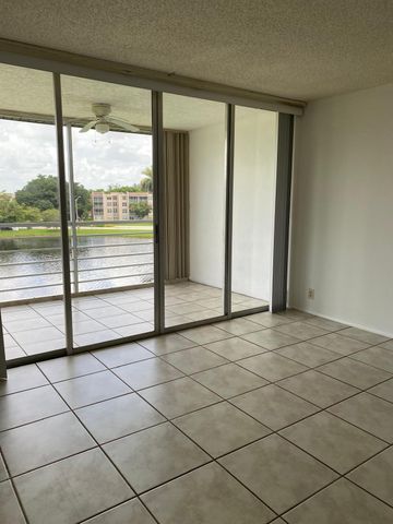 9440b Poinciana Place 404, Davie, FL 33324