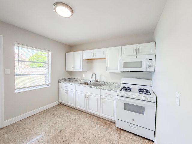 2506 Avenue F Unit B, Fort Pierce, FL 34947