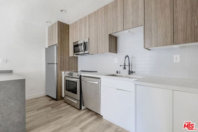 6350 Willoughby Avenue 12, Los Angeles, CA 90038