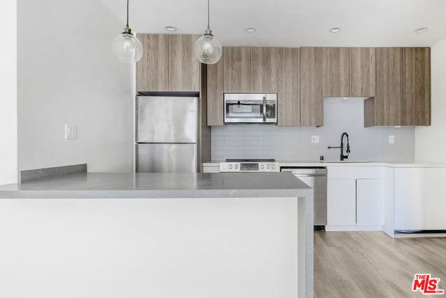 6350 Willoughby Avenue 12, Los Angeles, CA 90038