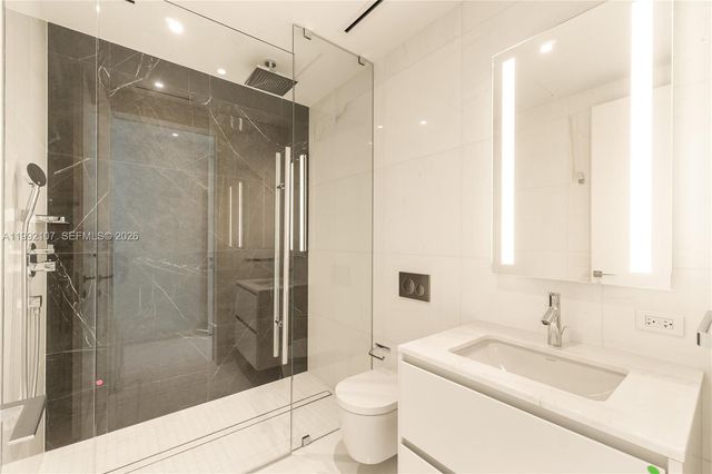 300 Biscayne Boulevard Way 2103C, Miami, FL 33131