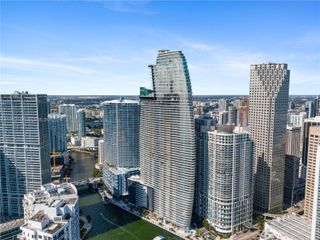 300 Biscayne Boulevard Way 2103C, Miami, FL 33131