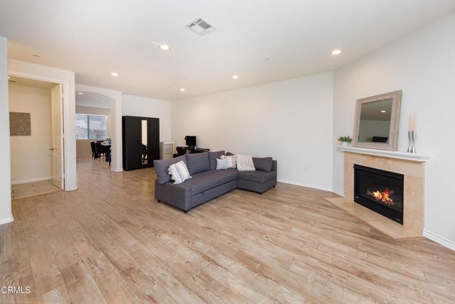 345 Newbury Vista Lane, Thousand Oaks, CA 91320