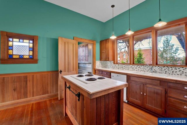 632 Baker St SE, Albany, OR 97321